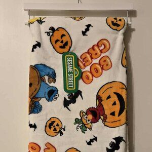 Sesame street Elmo Halloween throw blanket